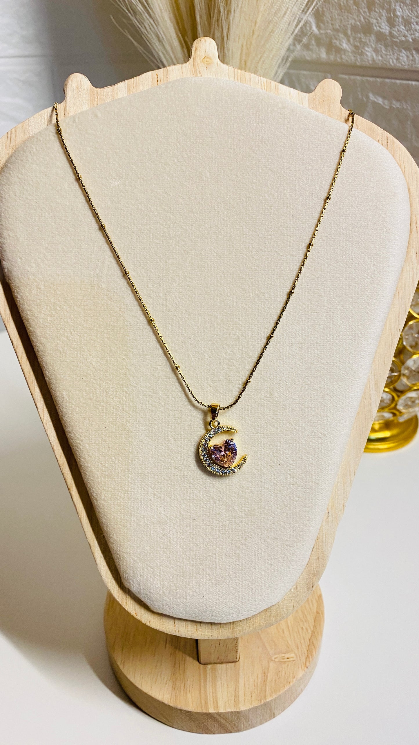 Cute moon heart necklace for women, trendy gold plated anti tarnish waterproof aesthetic jewelry