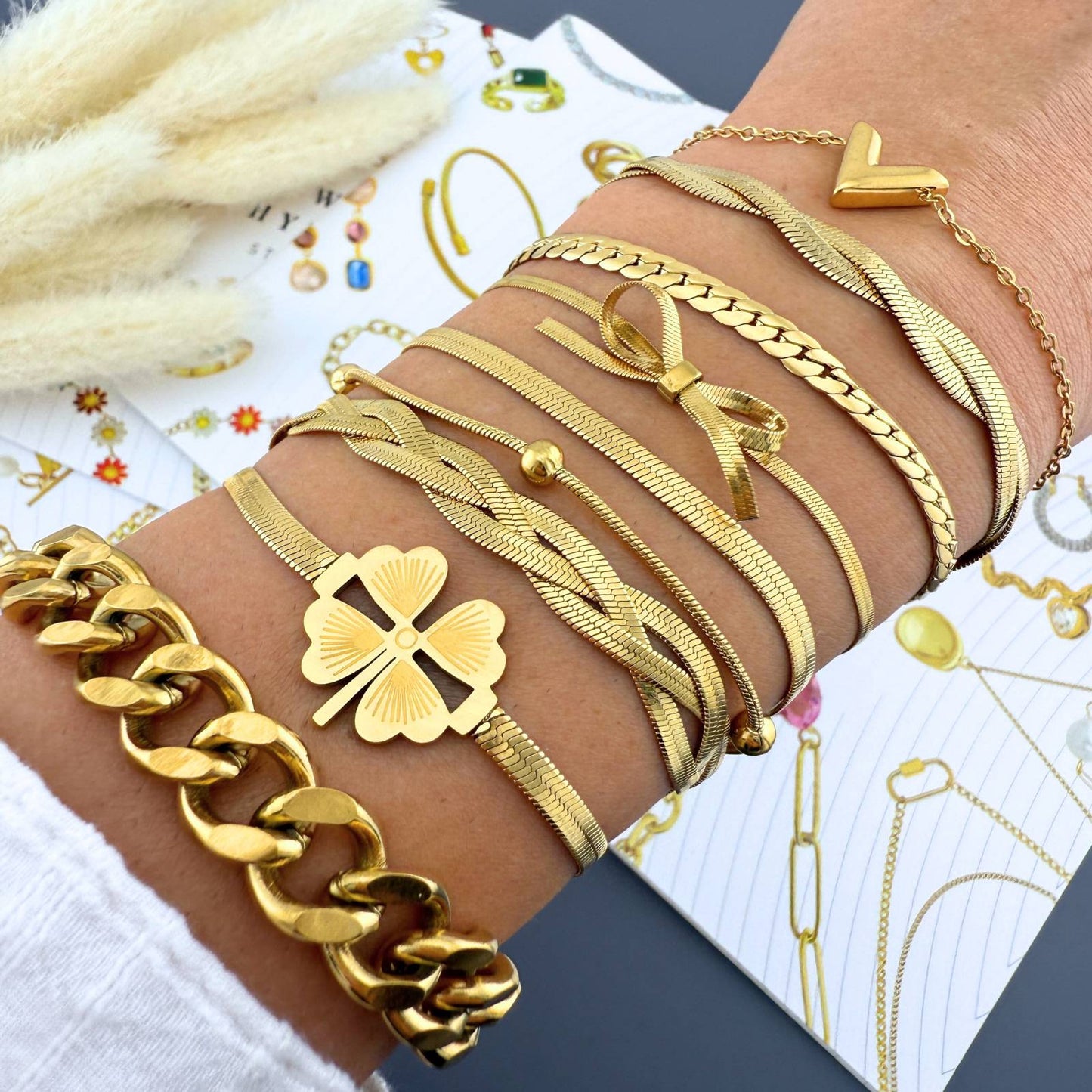 Golden Bow Bracelet
