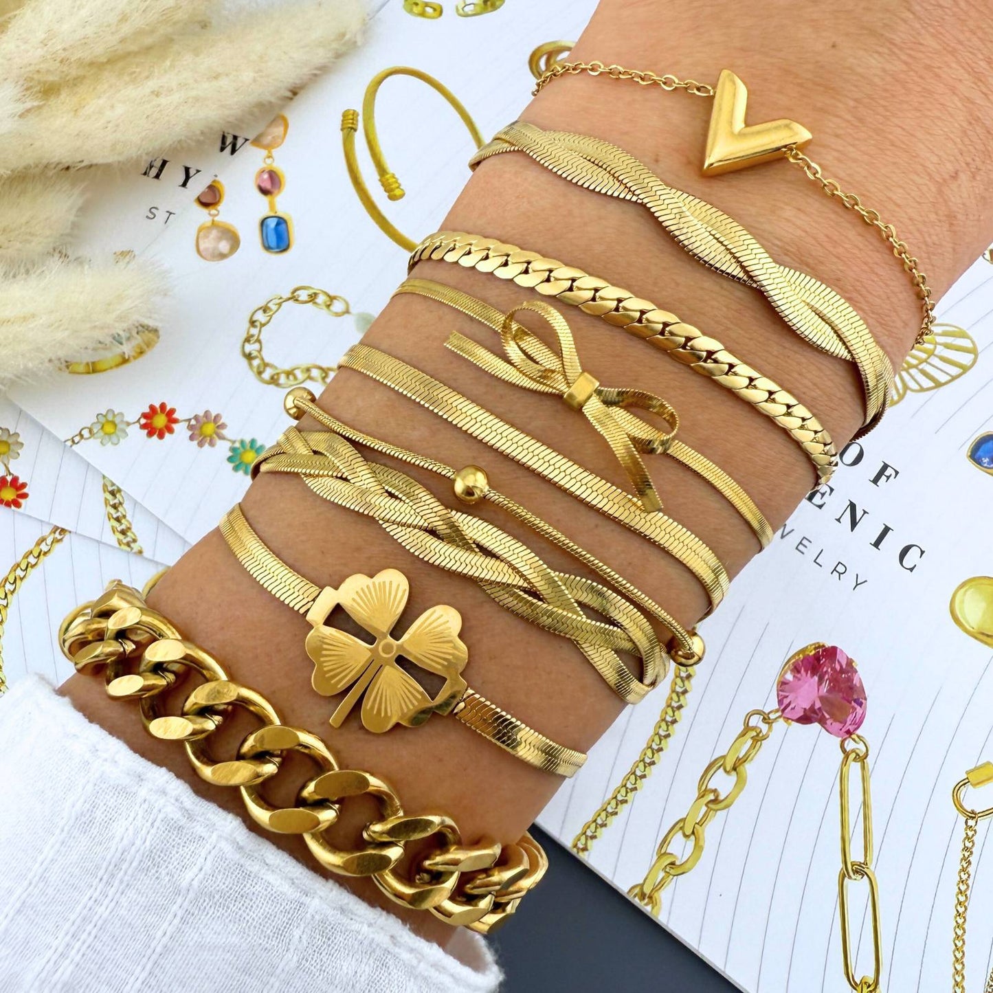 Golden Bow Bracelet