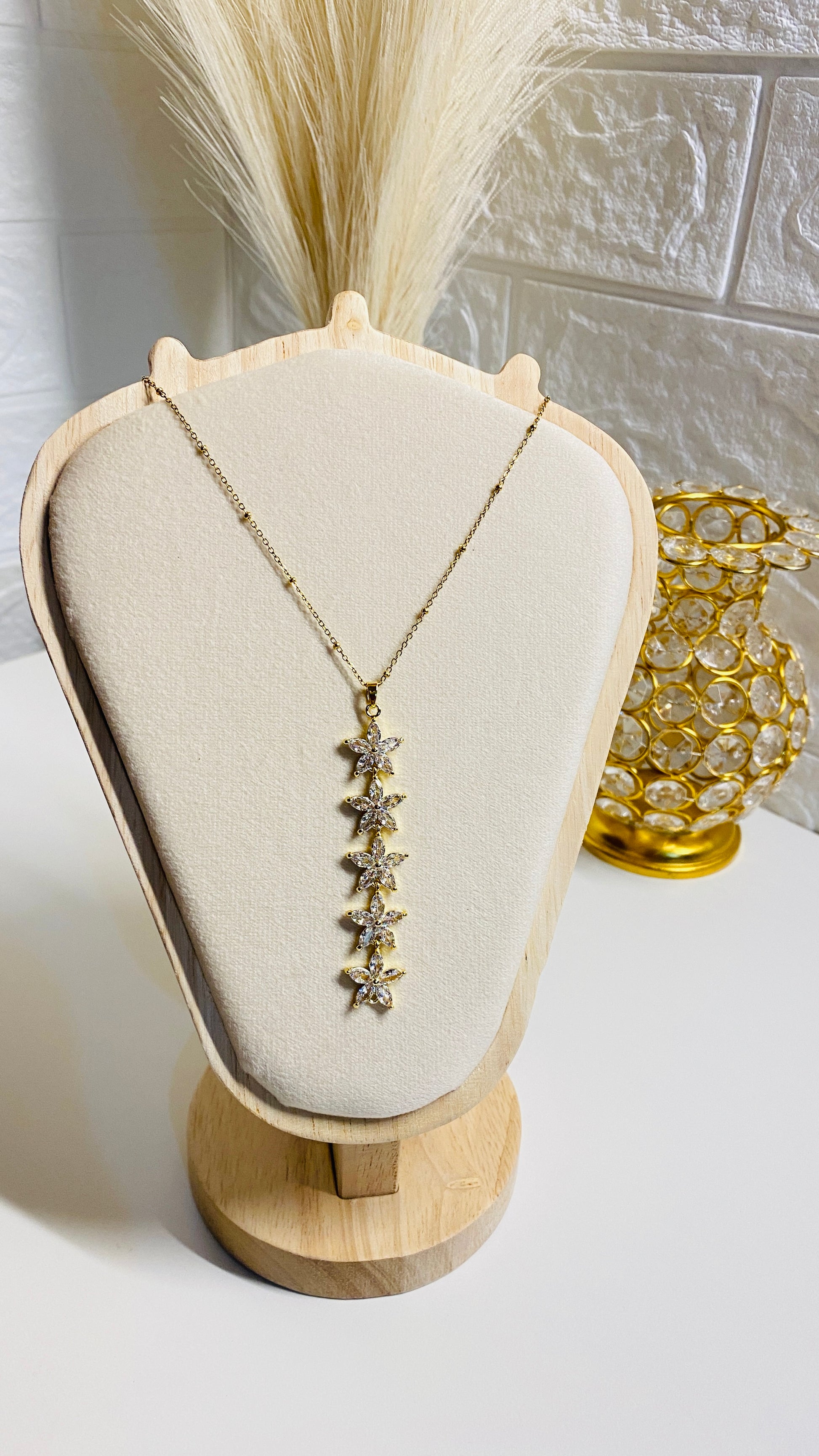 Dainty stars Y necklace for women, 18K gold plated anti tarnish waterproof star drop necklace