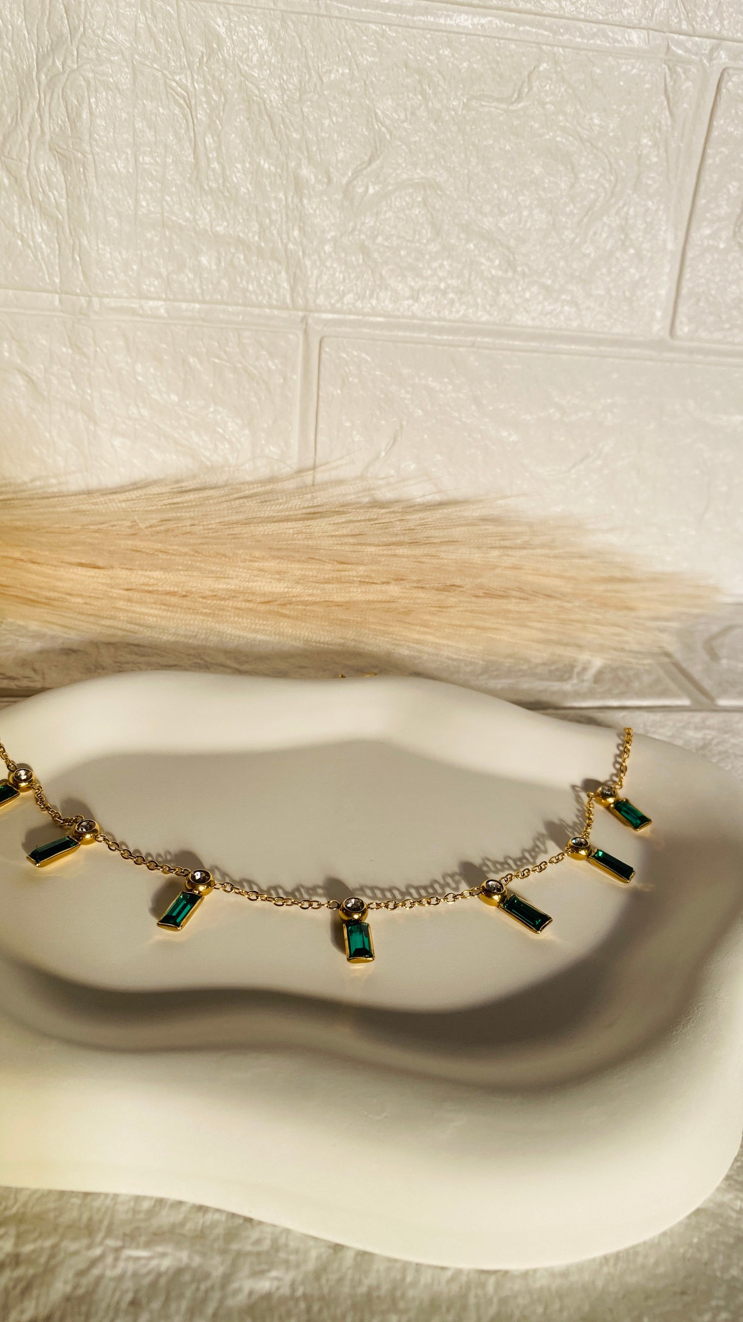 Emerald Green Dangling Necklace