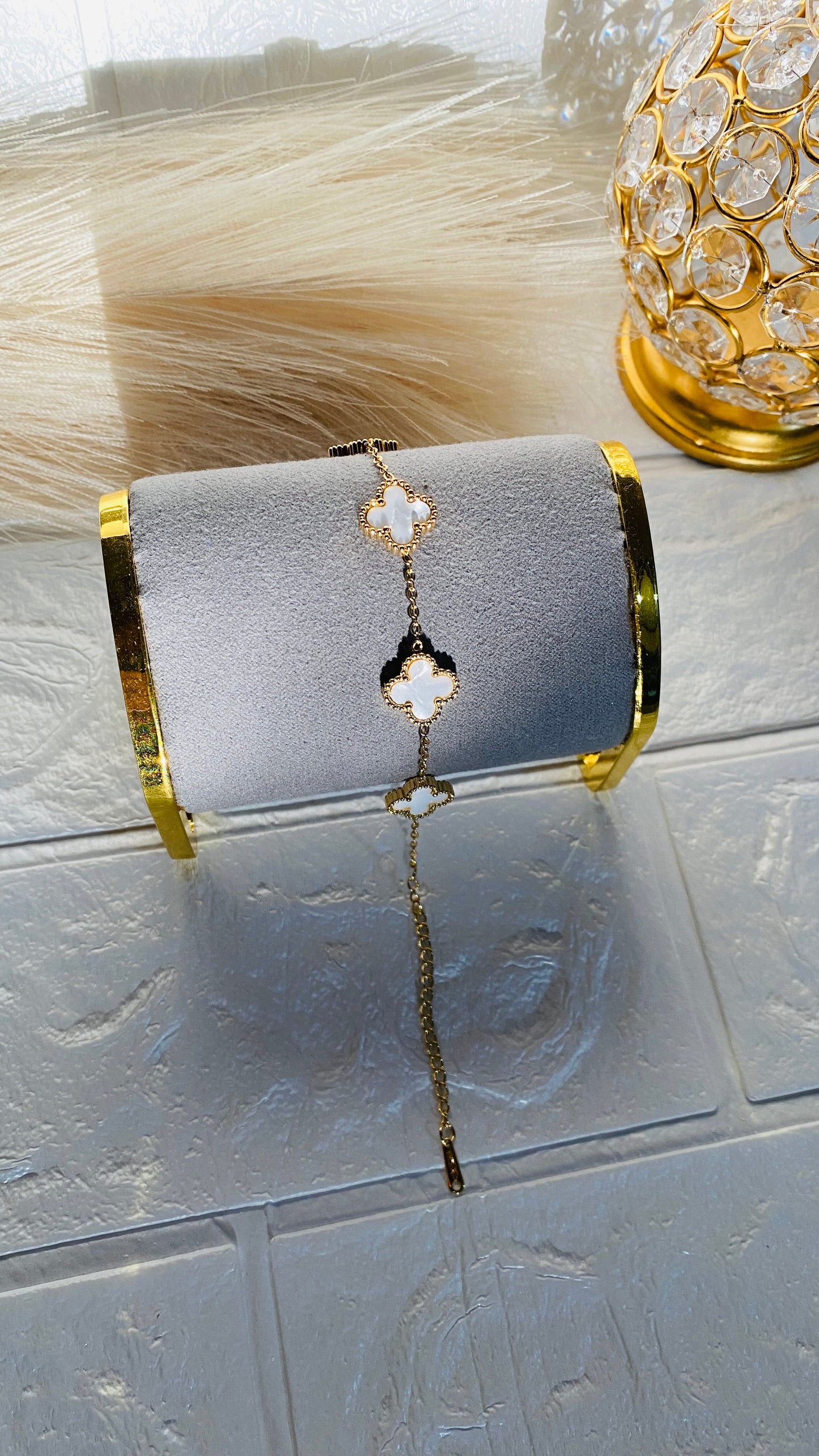 White clover gold bracelet for women 18K electroplated anti tarnish waterproof stainless steel elegant minimalist jewelry