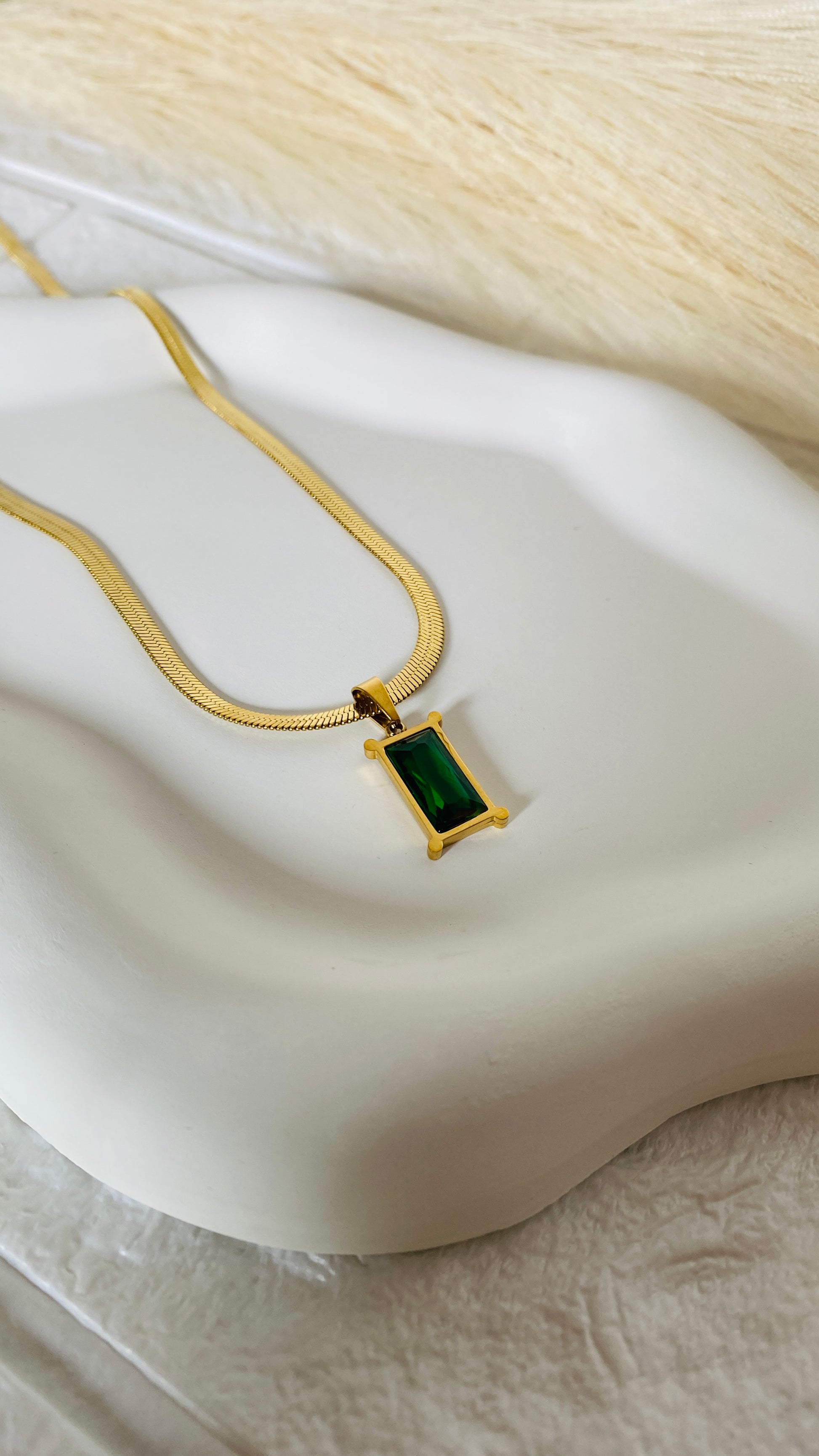 stainless steel jewelry, minimalist pendant necklace